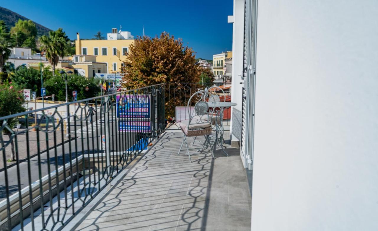 Alloggio Nuovissimo Al Centro E Rilassante 이스키아 외부 사진